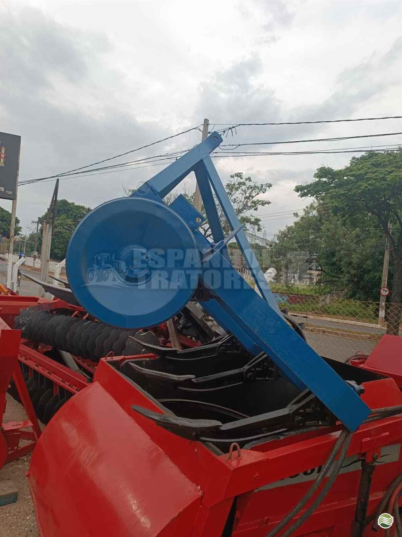IMPLEMENTOS AGRICOLAS SUBSOLADOR 5 HASTES Espanhol Tratores GOIANIA GOIAS GO
